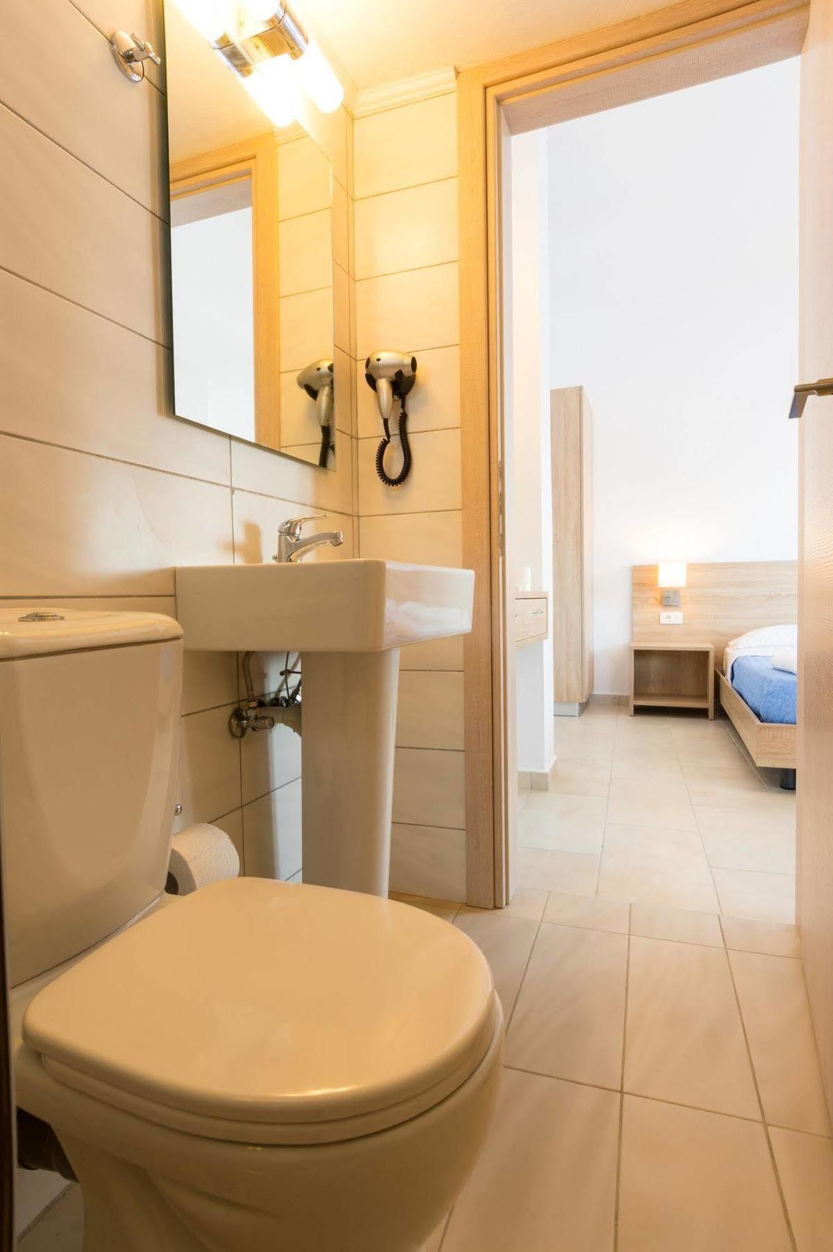 Socrates Apartmens & Restaurant 莫拉托斯 外观 照片